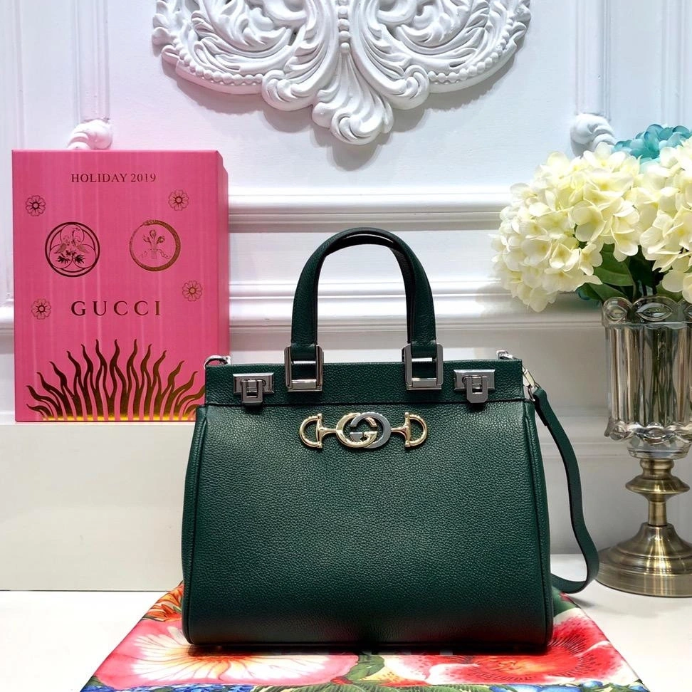 small leather Zumi grainy Gucci handle top bag 0712